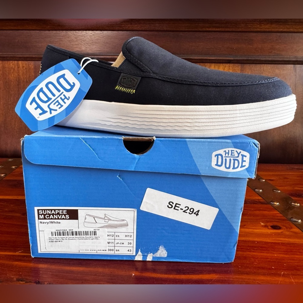 Hey Dude Sunapee Canvas Slip On Shoes Men’s Size 12 Navy White Lightweight - Picture 7 of 8